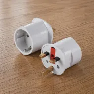 Adapter przejściówka na angielskie gniazdko